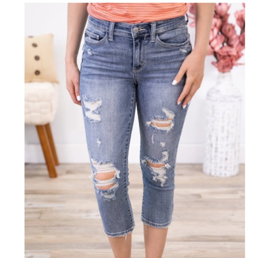 Judy Blue Mid-Rise Destroyed Capri Jeans